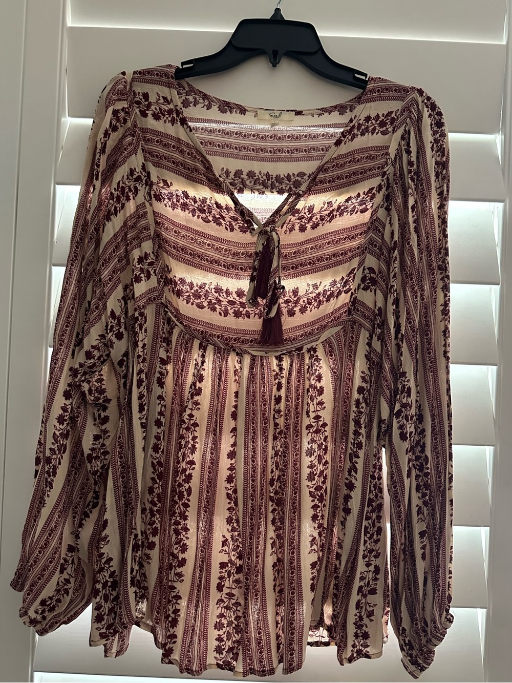 NWOT Easel Boho Tie-Front Long-Sleeve Peasant Top - Cream & Burgundy Size L